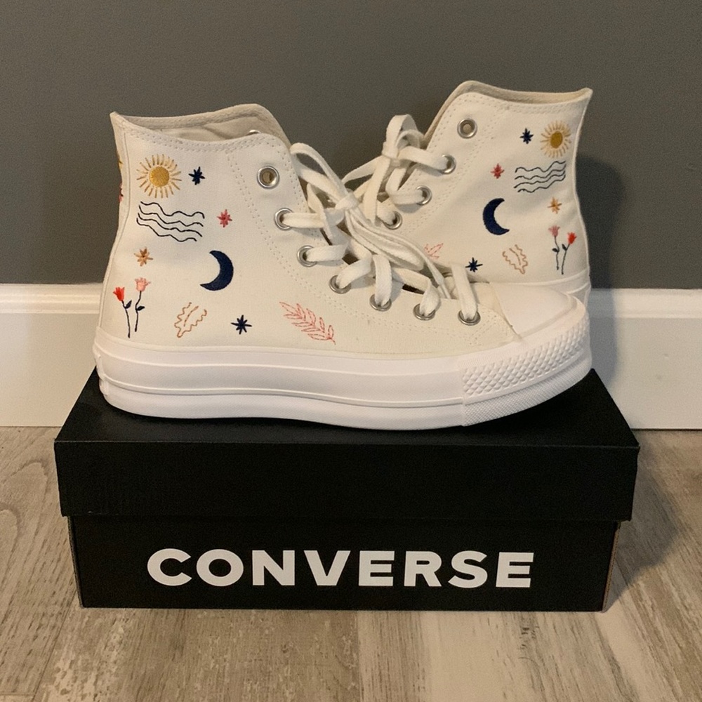 Converse It’s ok to Wander Platforms